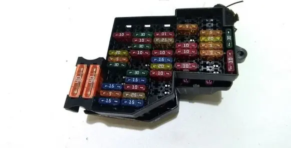 Volkswagen Touareg I Fuse box set 7L0941828A
