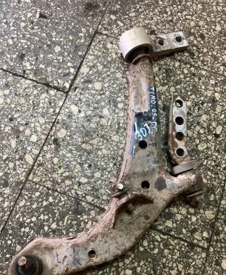 Nissan Almera Tino Front lower control arm/wishbone