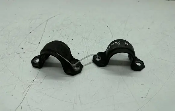 BMW 4 F32 F33 Sway bar bush bracket, front 6792207