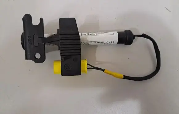 BMW X6 G06 Bonnet Pedestrian Airbag Actuator 7418199