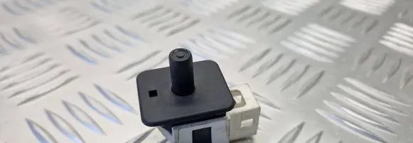 Mercedes-Benz S W220 Front door sensor 2028209410 30011501