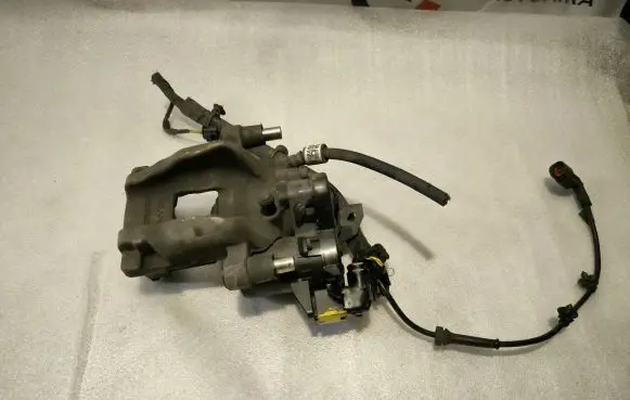 Volvo XC60 Rear brake caliper 32217363