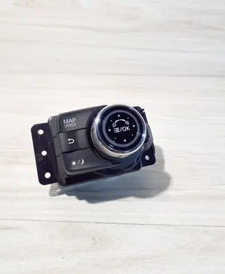 Infiniti Q50 Head unit multimedia control 283952V73A