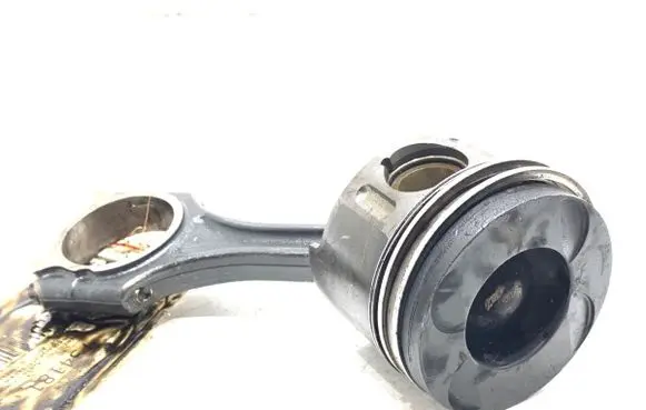 Mercedes-Benz C W204 Piston with connecting rod 646811