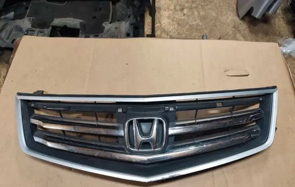 Honda Accord Front bumper upper radiator grill