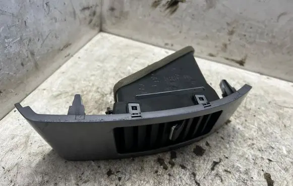 Mitsubishi Outlander Dash center air vent grill GN71114270