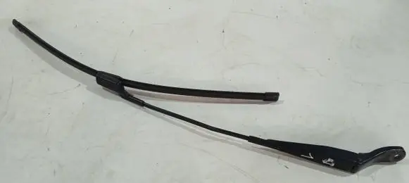 Peugeot 2008 I Front wiper blade arm 9673291980