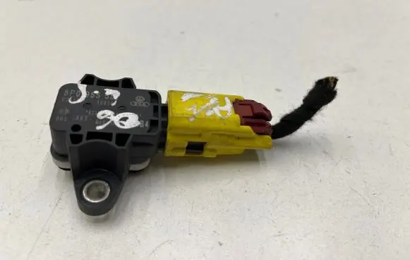 Audi A3 S3 8P Airbag deployment crash/impact sensor 8P0955557