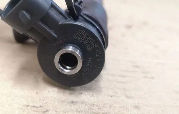 Ford Fiesta Fuel injector 0445110339 870689