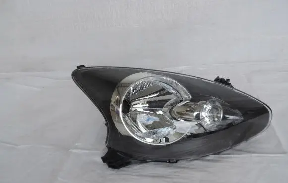 Toyota Aygo AB10 Headlight/headlamp 81130-0H011