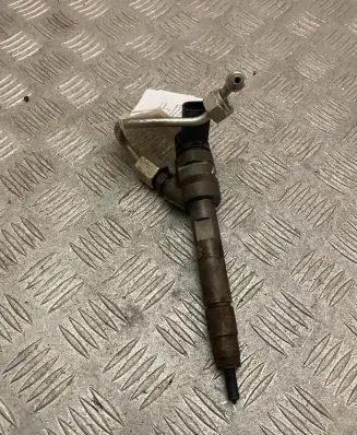 BMW 4 F36 Gran coupe Fuel injector 7810702