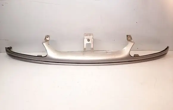 Renault Laguna I Front bumper upper radiator grill