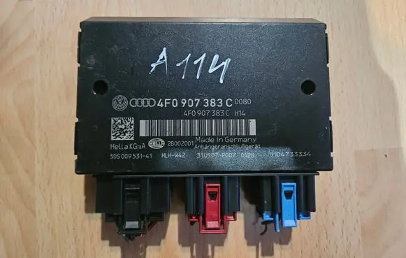Audi A6 S6 C5 4B Tow bar trailer control unit/module 4F0907383C