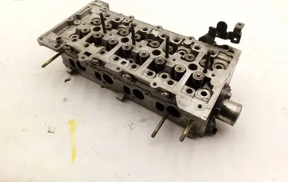 Opel Astra H Engine head 55206424
