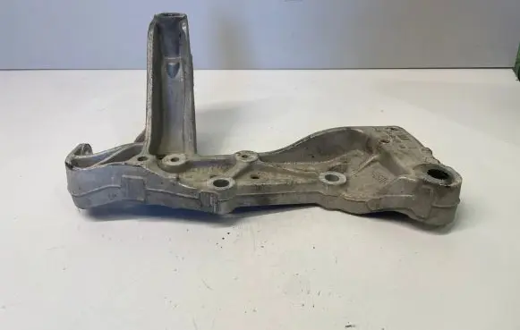 Volkswagen Golf V Front lower control arm/wishbone 1K0199296E
