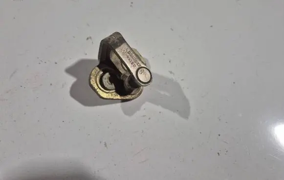 Renault Scenic I Front door lock loop/hook striker 