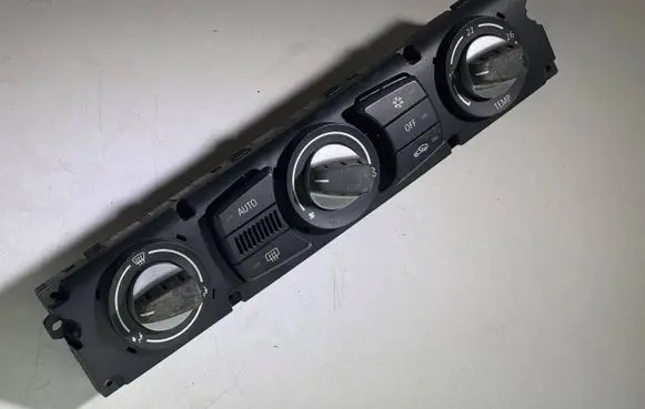 BMW 5 E60 E61 Climate control unit 114191