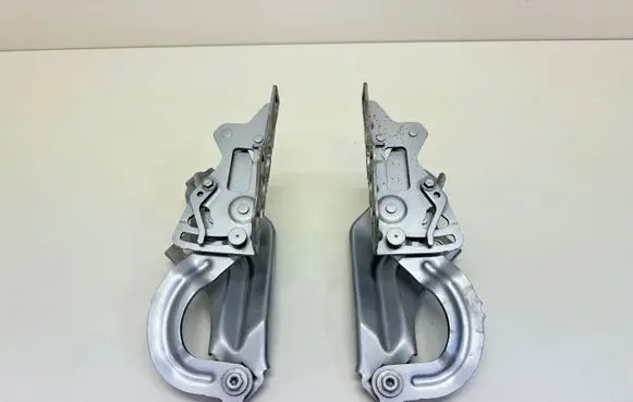 Mercedes-Benz C W206 Engine bonnet/hood hinges A2068803801 A2068803901