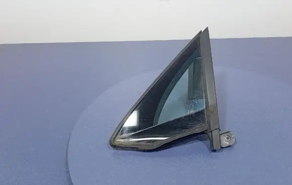 Volkswagen Passat Alltrack Front door vent window glass four-door 3G0845113G