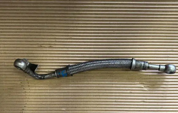 Audi TT Mk1 Turbo turbocharger oiling pipe/hose 06A121437P