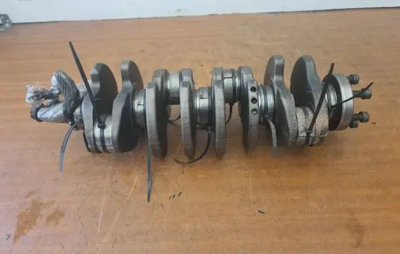 Volkswagen Touran I Crankshaft 0380