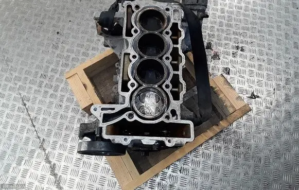 Mini Cooper Countryman R60 Engine block gu35