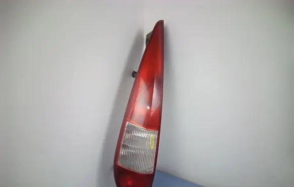 Ford Mondeo Mk III Rear/tail lights 1S7113405C 0374D