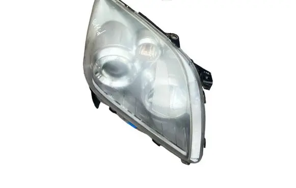 Toyota Avensis T250 Headlight/headlamp 35108 E411331