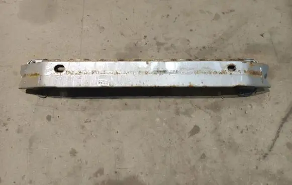 Toyota Avensis Verso Rear beam 