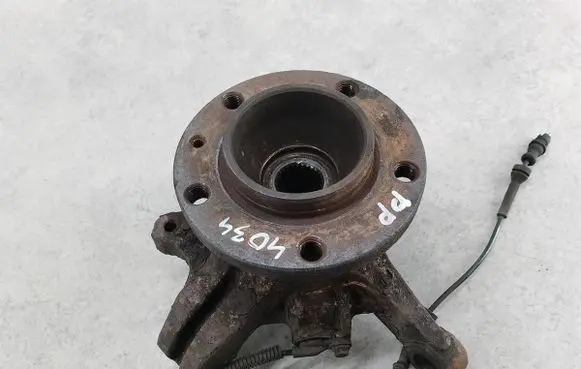 Renault Master II Front wheel hub spindle knuckle 