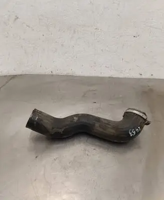 Volvo XC90 Intercooler pipe mounting bracket 