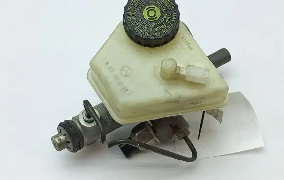 Mercedes-Benz C W203 Master brake cylinder A2034300002