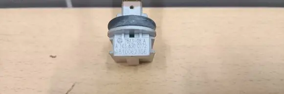 Mercedes-Benz ML W163 Interior temperature sensor A1638300272 784308A 1810062356