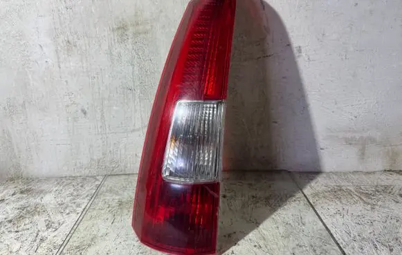 Volvo V70 Rear/tail lights 9154493