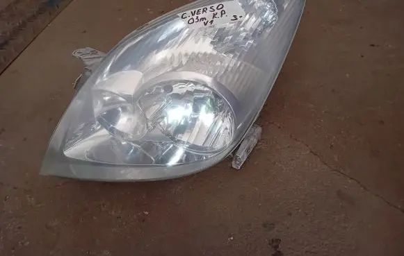Toyota Corolla Verso E121 Headlight/headlamp