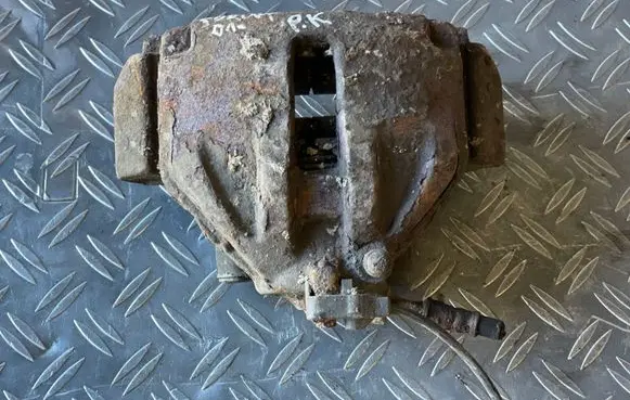 Mercedes-Benz Sprinter W901 W902 W903 W904 Front brake caliper