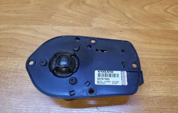 Volvo XC70 Subwoofer speaker 30797393 254055 7012768