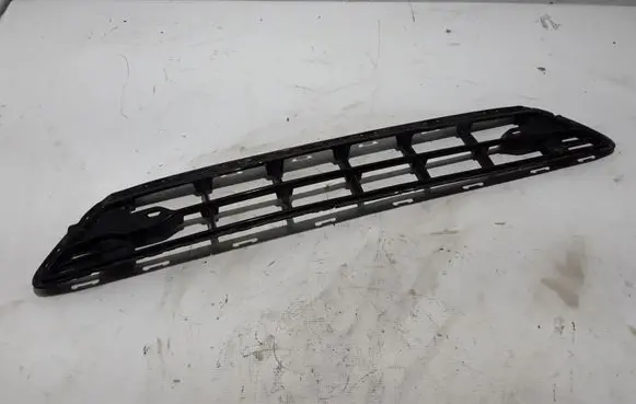 Volvo XC60 Front bumper lower grill 31449130