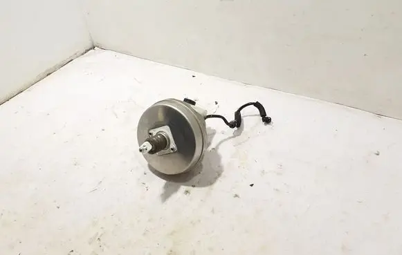 Volvo XC60 Brake booster 32130201