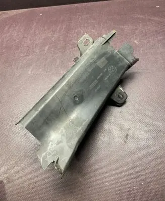 BMW 2 F22 F23 Other engine bay part 15677210 7331792 5174