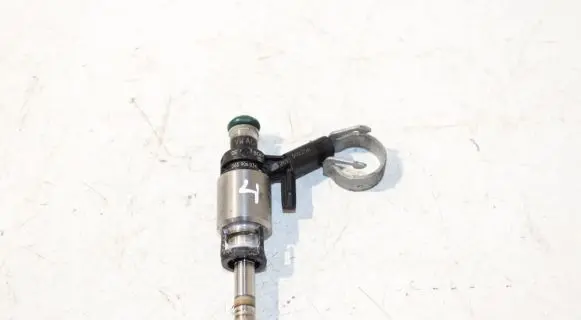 Audi A4 S4 B9 Fuel injector 06G906036 0261500256
