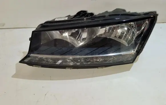 Skoda Karoq Headlight/headlamp 030111520100
