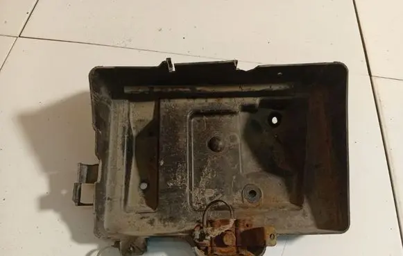 Opel Zafira A Battery box tray 24449812