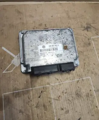 Volkswagen PASSAT B5 Engine control unit/module 3B0907557C 5WP433204