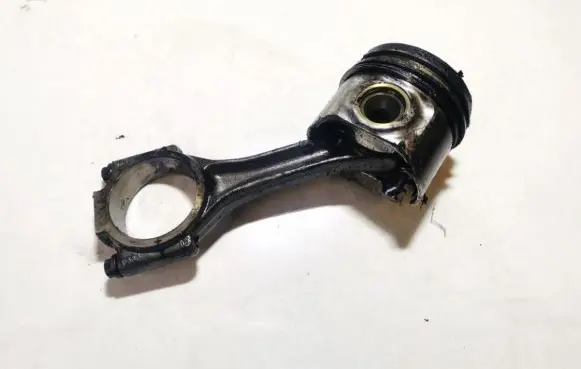 Volkswagen PASSAT B6 Piston with connecting rod 038j