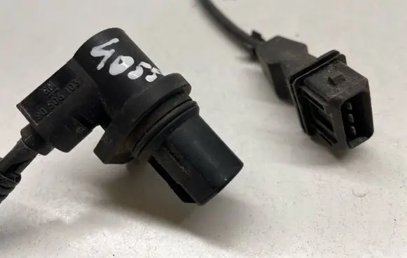 Opel Omega B2 Crankshaft position sensor 90506103