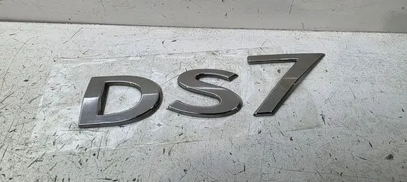 Citroen DS7 Crossback Manufacturers badge/model letters 98241462DX