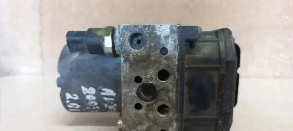 Toyota Avensis T250 ABS Pump 265950147