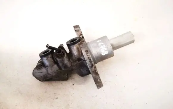 Master brake cylinder