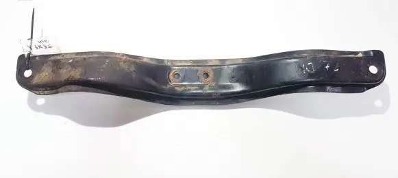 Subaru Legacy Engine mounting bracket